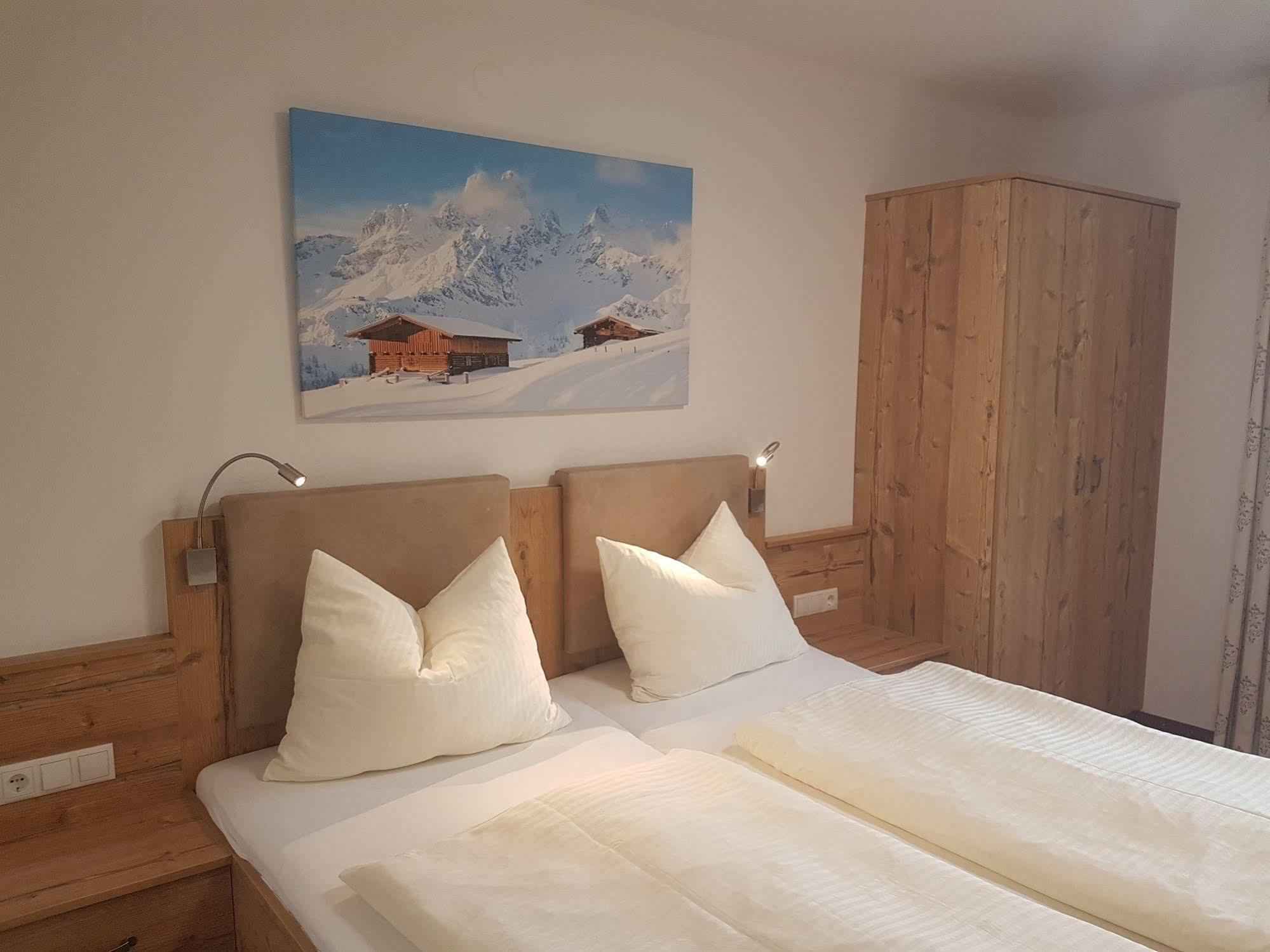 Oberauer Wagrain - Die Eco Familien Hotelpension B&B מראה חיצוני תמונה